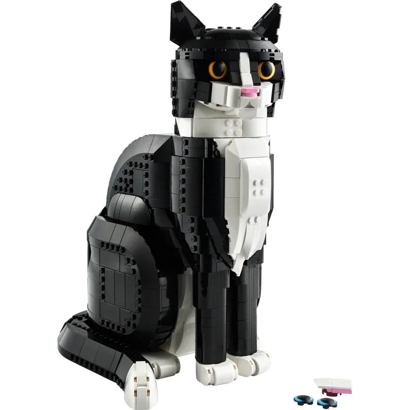 LEGO® Ideas Tuxedo Cat 21349